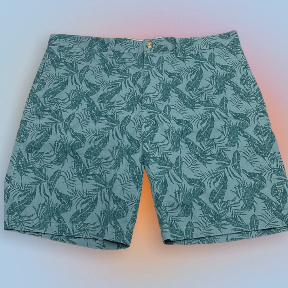 BERKLEY JENSEN Men’s 40 Green Leaf Shorts
